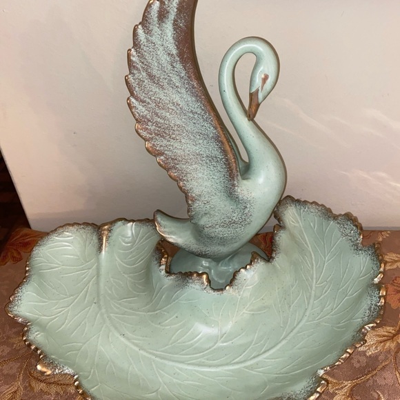 California Pottery Other - Elegant Swan Ceramic Dish